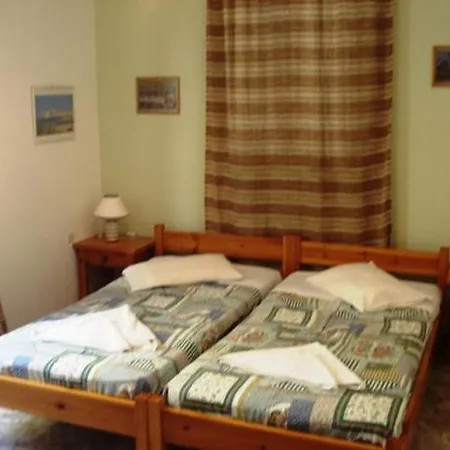 Lagoudera Guest house 2*